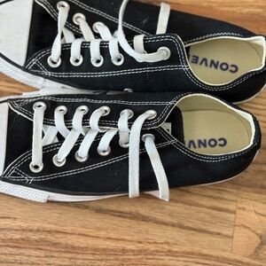 Converse women’s size 8 shoes